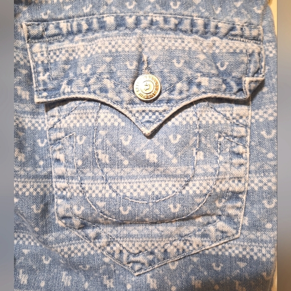 True Religion Men's Ricky Flap short 32 frayed hem light wash ikat print - Picture 5 of 12